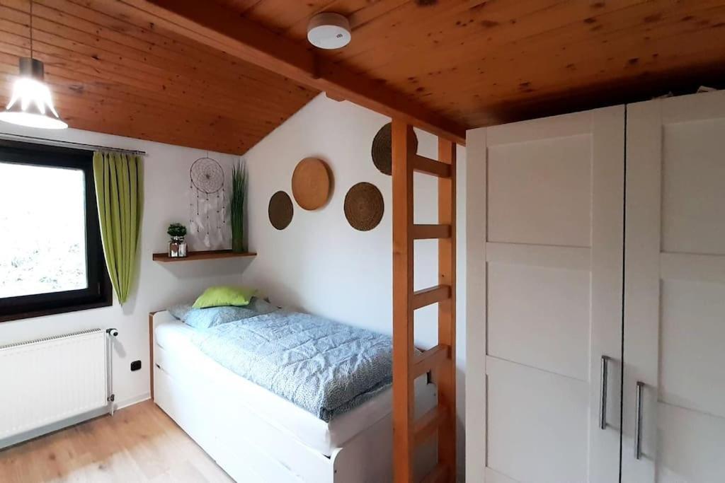 Ferienhaus Lena Im Sauerland Direkt Am Hennesee Meschede Exterior foto